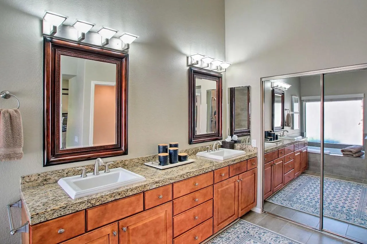 Scottsdale Family Home With Private Pool And Hot Tub! 凤凰城 0*,